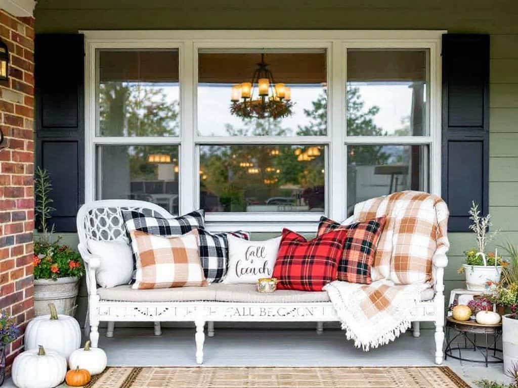 Fall_front_porch ideas__Cozy_Seating_Area