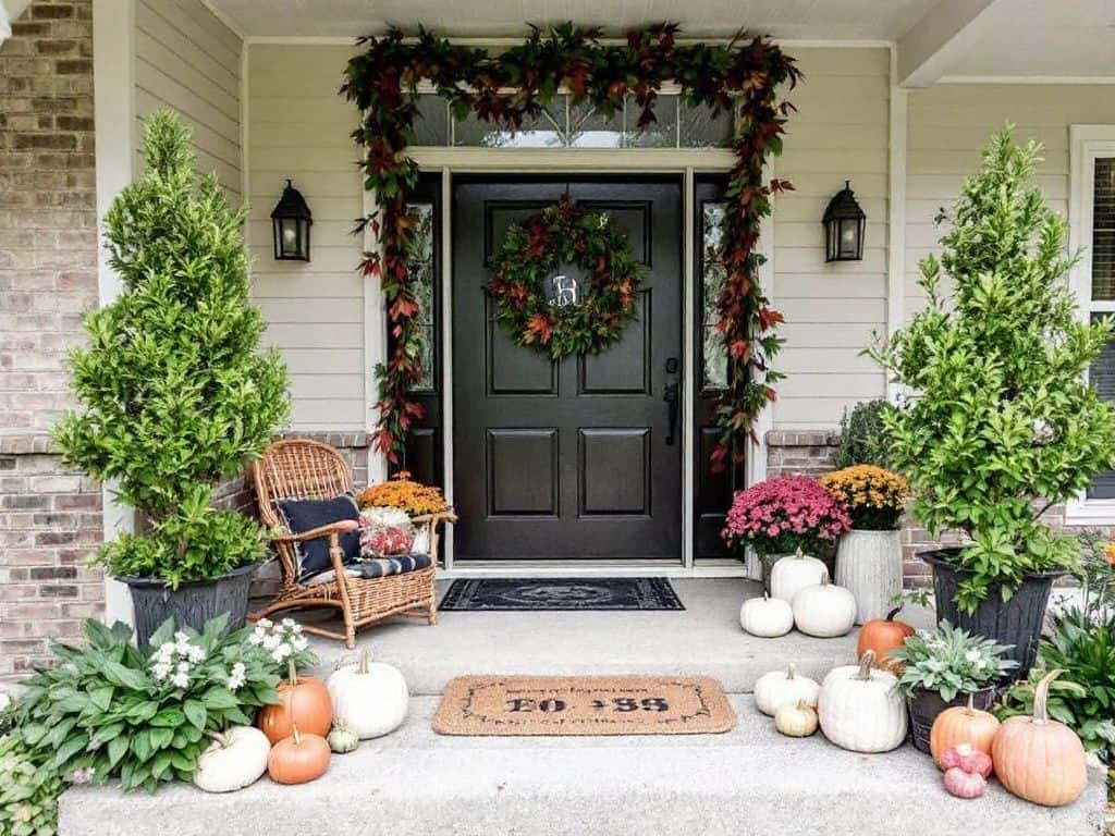 Automne_front_porch,_theme_=_Faux_Leaf garland