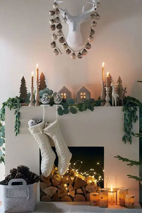 Christmas-decor-with-snowy-pinecones-